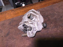 Load image into Gallery viewer, 1994 1995 1996 KAWASAKI KX 125 KX 250 OEM FRONT BRAKE CALIPER CORE CORE KX125 KX
