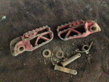 Load image into Gallery viewer, 1991 KTM 250 EXC MX Foot Pegs mounts hardware

