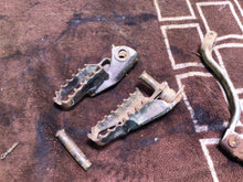 Load image into Gallery viewer, 1989 - 1994 Honda CR125 Foot Peg Set Pair Footpegs CR 125 250 500 shifter
