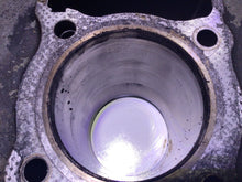 Load image into Gallery viewer, 1978 SUZUKI SP370 SP 370 CYLINDER JUG
