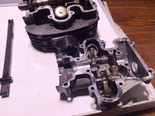 Load image into Gallery viewer, 1978 SUZUKI SP370 SP 370 CYLINDER HEAD + GOOD VALVES + Guides Tensioner Cam
