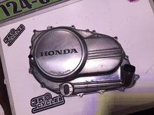 Load image into Gallery viewer, 1985 Honda Magna 700 VF700C VF 700 V45 engine side clutch cover
