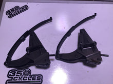 Load image into Gallery viewer, 1985 Honda Magna 700 VF700C CAM TIMING CHAIN GUIDES VF 85
