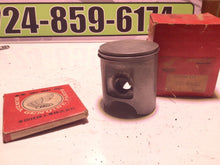 Load image into Gallery viewer, 1986 honda atc 250r NOS Honda Piston and Rings 13101-hb9-305
