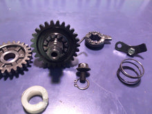 Load image into Gallery viewer, 89 90 91 SUZUKI RM125 KICK START RATCHET SHAFT SPINDLE &amp; IDLE GEAR ASSY
