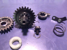 Load image into Gallery viewer, 89 90 91 SUZUKI RM125 KICK START RATCHET SHAFT SPINDLE &amp; IDLE GEAR ASSY
