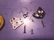 Load image into Gallery viewer, 2000 YAMAHA WARRIOR RAPTOR 350 1988-2013 OIL PUMP GEAR ASSEMBLY 1UY-13300-00-00
