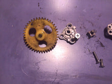 Load image into Gallery viewer, 2000 YAMAHA WARRIOR RAPTOR 350 1988-2013 OIL PUMP GEAR ASSEMBLY 1UY-13300-00-00

