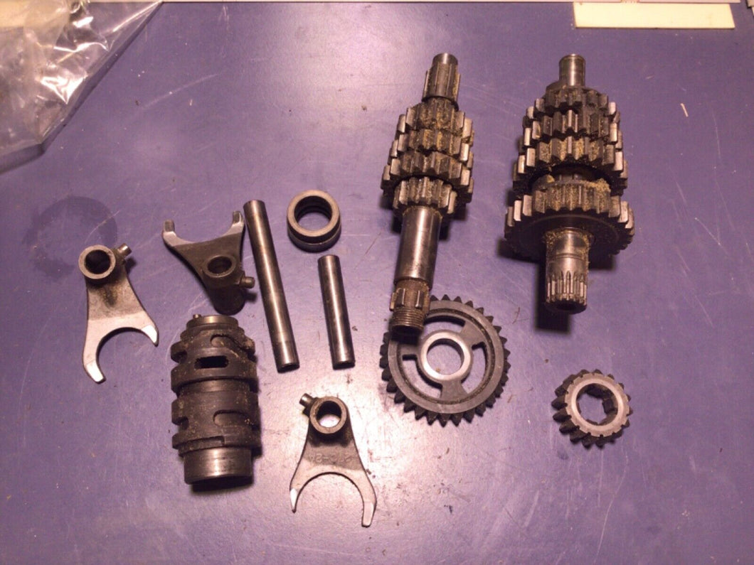 1990 SUZUKI RM125 ENGINE TRANSMISSION TRANNY ASSEMBLY GEARS 24121-01X00 2