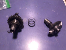 Load image into Gallery viewer, 1986 Suzuki quadsport lt230 Start Shaft Kicker Starter Hardware Gear Suzuki L
