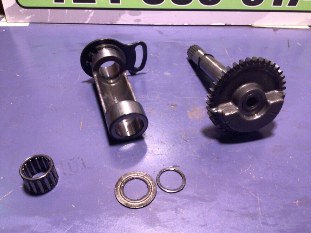 Honda XR250R XL250R Crankcase Counter Balance Balancer Shaft Holder 1981 1982