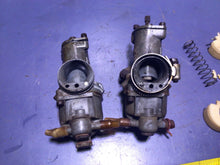 Load image into Gallery viewer, 1970 Triumph T100 Daytona Twin T100C T100R Trophy DUAL Carburetor AMAL
