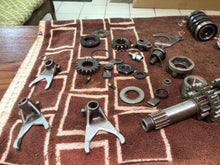 Load image into Gallery viewer, 1994 94-96 YZ125 YZ 125 Transmission Main Counter Shaft Gears Shift Forks Drum
