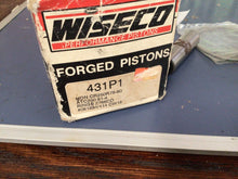 Load image into Gallery viewer, WISECO 431M07025 FORGD PISTON HONDA  CR ATC 250 78-80 CR250 81-84 ATC250 431p1
