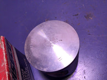 Load image into Gallery viewer, Wiseco Piston  1987-1988 Suzuki RM 250 67.00MM Standard Bore Pro-Lite
