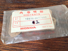 Load image into Gallery viewer, OEM  HONDA ENGINE  12375-887-000 LOT OF 1 GASKET
