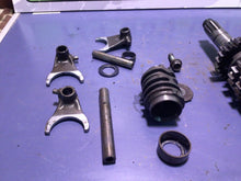 Load image into Gallery viewer, 2005 HONDA CRF450R OEM ENGINE TRANSMISSION TRANNY ASSEMBLY GEARS 23210-MEN-A00
