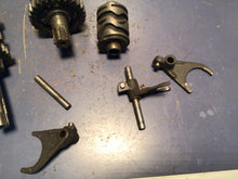 Load image into Gallery viewer, KAWASAKI KX125 KX 125 1987 87 TRANSMISSION GEARS FORKS CRANKSHAFT GEARS
