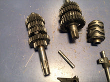 Load image into Gallery viewer, KAWASAKI KX125 KX 125 1987 87 TRANSMISSION GEARS FORKS CRANKSHAFT GEARS
