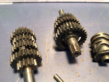 Load image into Gallery viewer, KAWASAKI KX125 KX 125 1987 87 TRANSMISSION GEARS FORKS CRANKSHAFT GEARS
