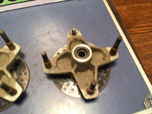 Load image into Gallery viewer, YAMAHA Banshee Warrior 350 front hubs &amp; brake rotors 1987-1989
