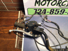 Load image into Gallery viewer, 2003 Yamaha Kodiak 450 HandlebarsControls 4WD Switch Starter button front master
