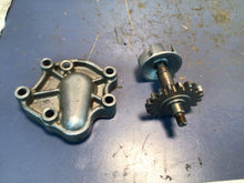 Load image into Gallery viewer, ✅ 2002 cr250r Water Pump Cover w Housing Impeller HONDA CR250 GEN OEM 2002-2007
