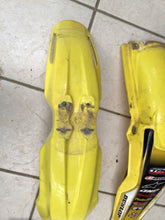 Load image into Gallery viewer, 2005 SUZUKI RMZ450 Plastics Shrouds Number Plates Fenders Side RM-Z 450 05-07
