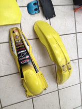 Load image into Gallery viewer, 2005 SUZUKI RMZ450 Plastics Shrouds Number Plates Fenders Side RM-Z 450 05-07
