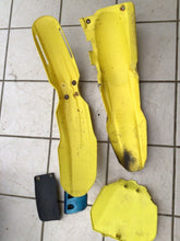 Load image into Gallery viewer, 2005 SUZUKI RMZ450 Plastics Shrouds Number Plates Fenders Side RM-Z 450 05-07
