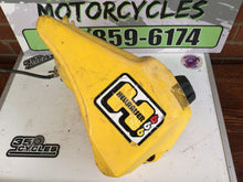 Load image into Gallery viewer, 1999 86-01 RM80 OEM FUEL GAS TANK RESERVOIR CONTAINER PETCOCK 44110-02B00-25Y
