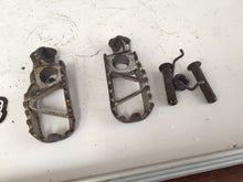 Load image into Gallery viewer, 1996 1988-1996 Kawasaki KDX200 Foot Pegs Left and Right KX250 KX500
