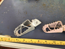 Load image into Gallery viewer, 1991 - 1997 Kawasaki KX80 KX 80 OEM FOOT PEGS Set Foot rest
