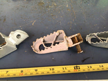 Load image into Gallery viewer, 1991 - 1997 Kawasaki KX80 KX 80 OEM FOOT PEGS Set Foot rest

