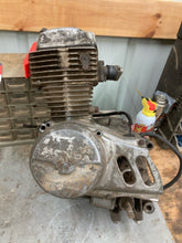 Load image into Gallery viewer, 1993 honda xr80r motor engine cylinder case top end oem stock bottom end
