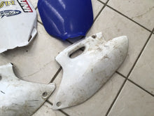 Load image into Gallery viewer, 2002 Yamaha Yz426f Plastics Body Kit Cowls Side Cover Number plate
