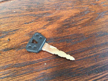 Load image into Gallery viewer, 1 Key Yamaha TW TW200 VMax VStar 250 Venture Royale Vino 125 Key Code “A160”
