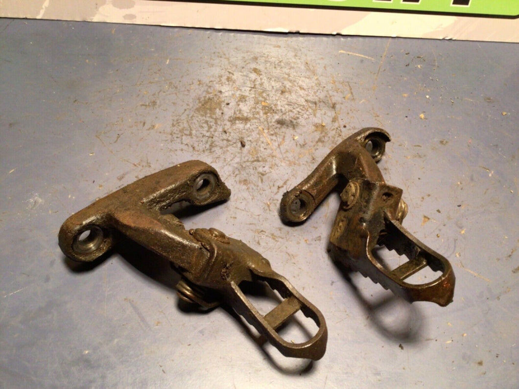 1984 Honda XL250r Foot Pegs foot rest peg left right xl250 set mounts
