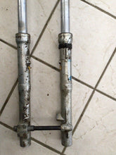 Load image into Gallery viewer, 1984 Honda XL250R OEM Front Forks triple tree for parts  51400-KL4-671
