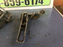 Load image into Gallery viewer, 1991 91 HONDA TRX250X TRX 250X 250 FOURTRAX FOOT PEGS
