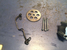 Load image into Gallery viewer, 1987 HONDA XL600R XL 600 OIL PUMP + OIL LINES - TUBING - GOOD WORKING PUMP
