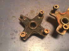 Load image into Gallery viewer, HONDA TRX 250X 300EX 400EX REAR WHEEL AXLE HUB WITH LUG NUTS 42410-HC0-000
