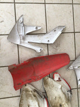 Load image into Gallery viewer, 2004 - 2007 HONDA CRF250R CRF250 R GENUINE COMP PLASTIC KIT Fender Tank Shrouds
