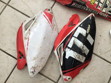 Load image into Gallery viewer, 2004 - 2007 HONDA CRF250R CRF250 R GENUINE COMP PLASTIC KIT Fender Tank Shrouds
