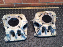 Load image into Gallery viewer, 92 Up 1993 Harley Sportster 883 Cylinder Heads intake exhaust valves 8k miles GO
