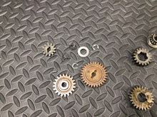 Load image into Gallery viewer, 2004 Suzuki LTZ400 z400 Crank Reduction oil pump Gears Misc 2003-2007
