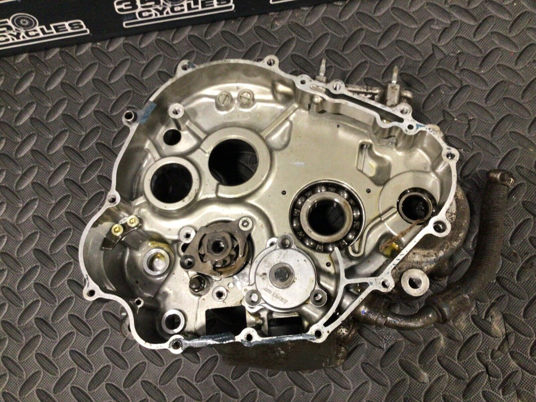 Suzuki DR250 DR350 Right Crankcase Crank Case Half 1990-1995 oil pump