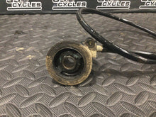 Load image into Gallery viewer, 1993 90-99 DR350 DR250SE Speedo Speedometer Gearbox Cable Tach Hub Mounted Gear
