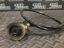 Load image into Gallery viewer, 1993 90-99 DR350 DR250SE Speedo Speedometer Gearbox Cable Tach Hub Mounted Gear
