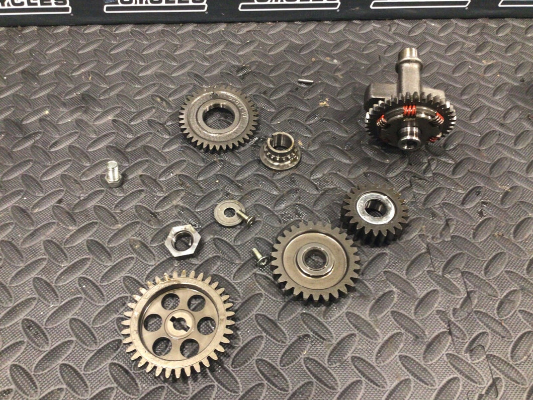 1991 91 SUZUKI DR350 DR 350 CRANK DRIVE BALANCER GEAR counter balance gears RH
